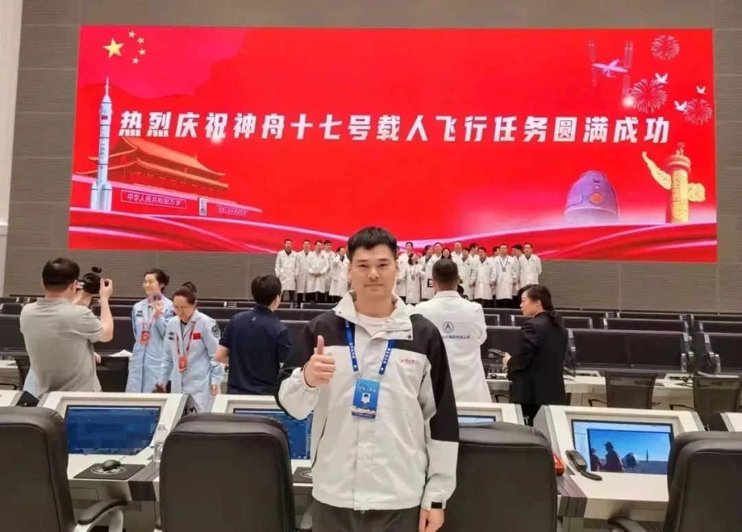 神舟十九号发射圆满成功，中国航天又见大红屏！