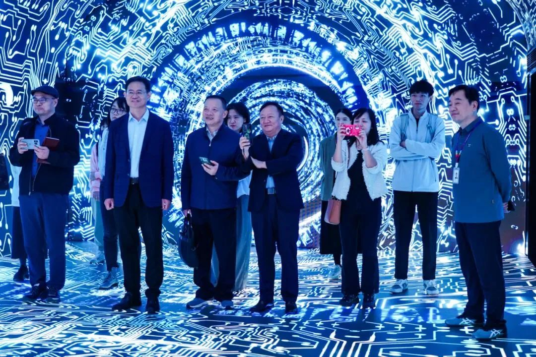 2024120602 国家广电总局发展研究中心一行赴新葡萄励丰文化调研指导